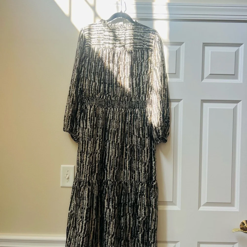 Donna Morgan Black and White Patterned Long Sleeve Dress - Picture 8 of 12